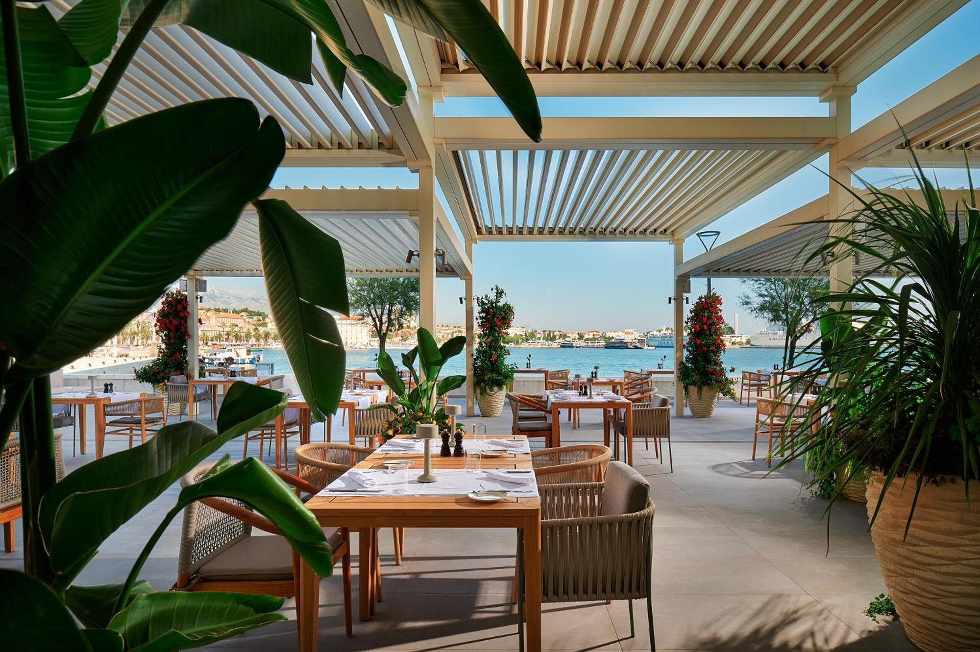 Ambasador Hotel